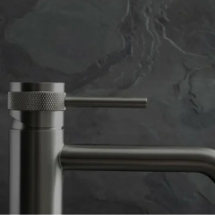 Смесител за мивка Rea Lungo Grip Gun Grey low REA-B8778
